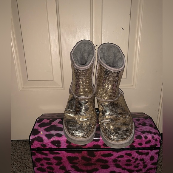 ℭ𝔬𝔰𝔪𝔬𝔰 𝔘𝔤𝔤 𝔅𝔬𝔬𝔱𝔰 - Picture 4 of 11